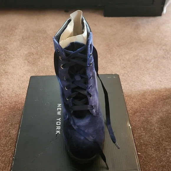 Velvet blue booties sz10 - Picture 3 of 3